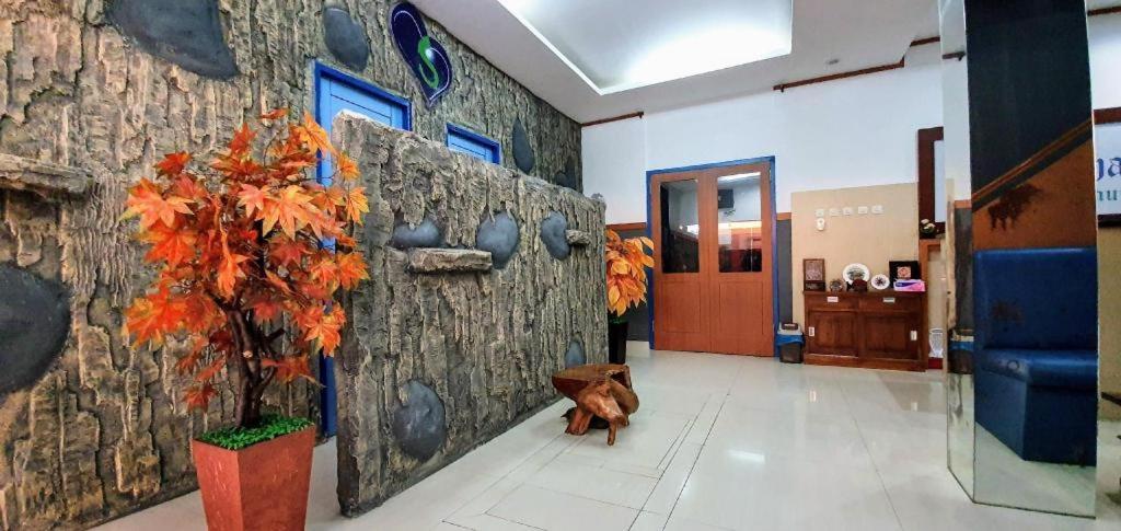 B Shaw Hotel Jakarta Eksteriør bilde
